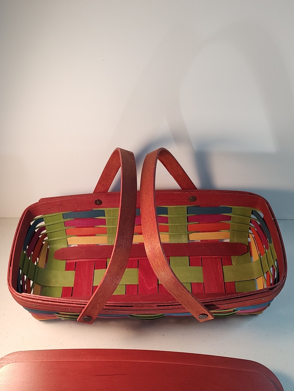 Longaberger Fiesta Bread Basket With 2 Swinging Handles & Red Lid Cutlery Knob - Picture 5 of 15